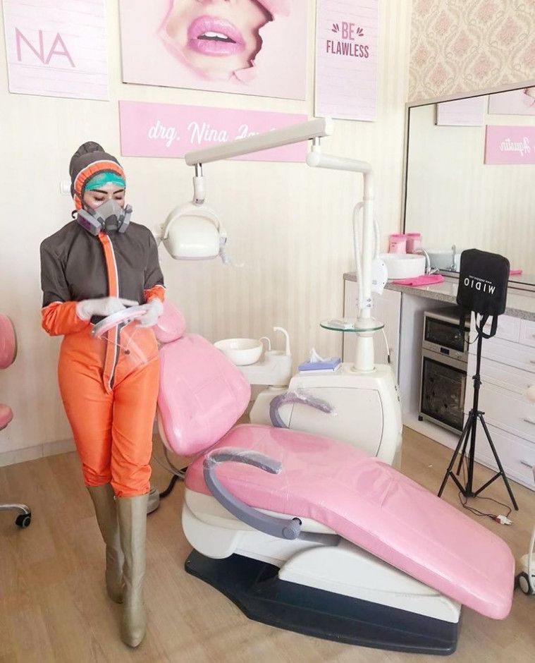 Nina Agustin, dokter gigi asal Malang, Jawa Timur