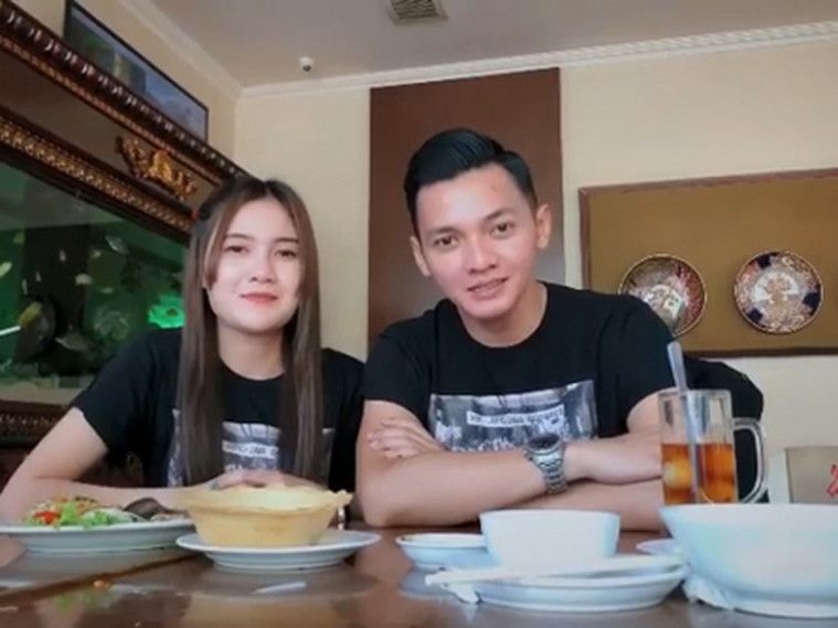 Duet penyanyi