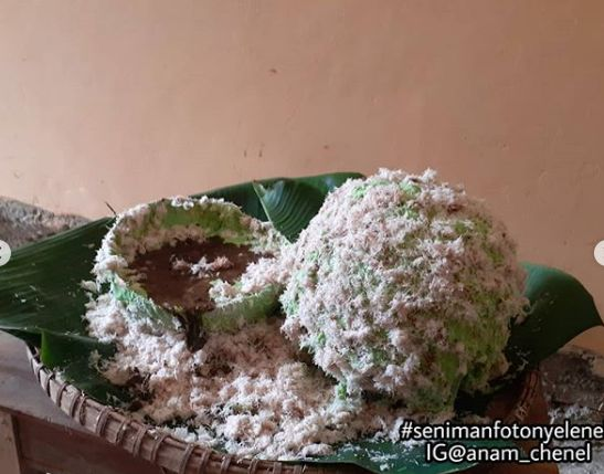 ilustrasi klepon raksasa