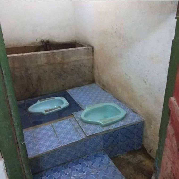 Desain toilet ngawur