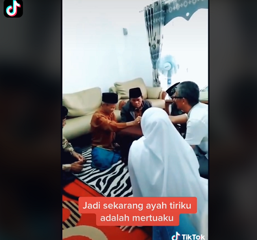 Ayah mertua nikahi besan