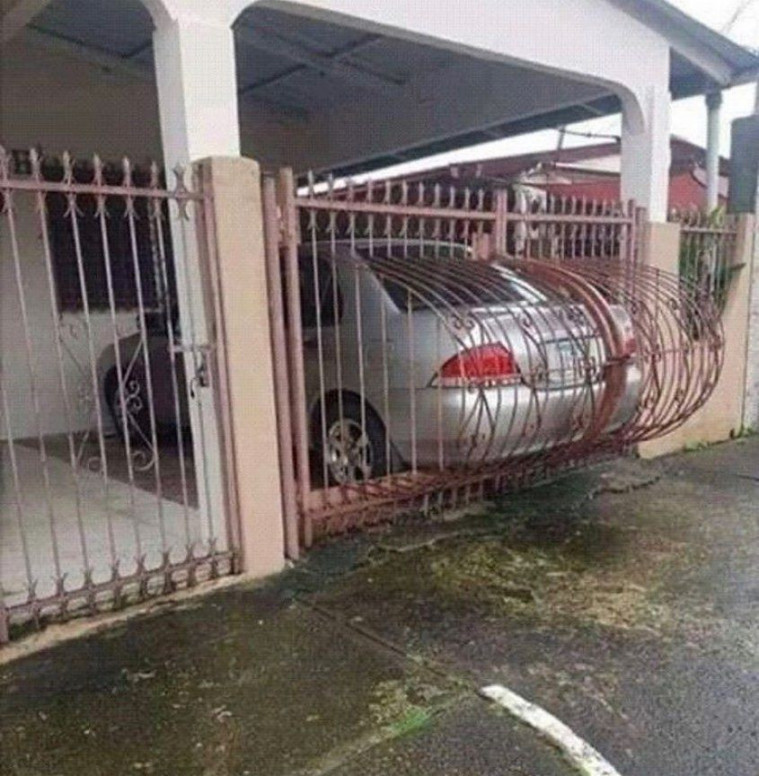 Potret kocak kendaraan parkir