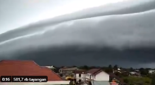 Awan tsunami di Meulaboh