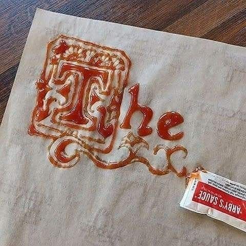 ilustrasi momen kreatif saat makan