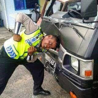 Kelakuan unik warga Indonesia