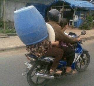 Kelakuan unik warga Indonesia