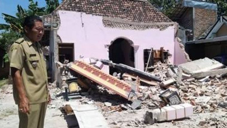 Ribut Masalah Cinta, Istri di Madiun Nekat Robohkan Rumah Suami Sendiri