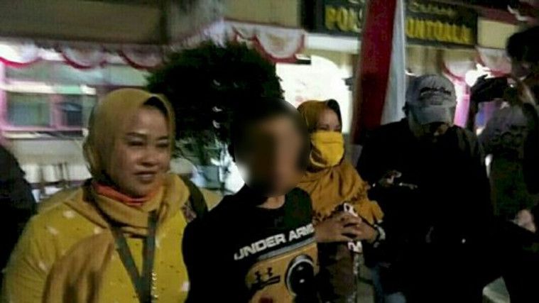 Diduga Salah Tangkap, Bocah di Makassar Babak Belur Dihajar Polisi. Polda: Tak Sengaja