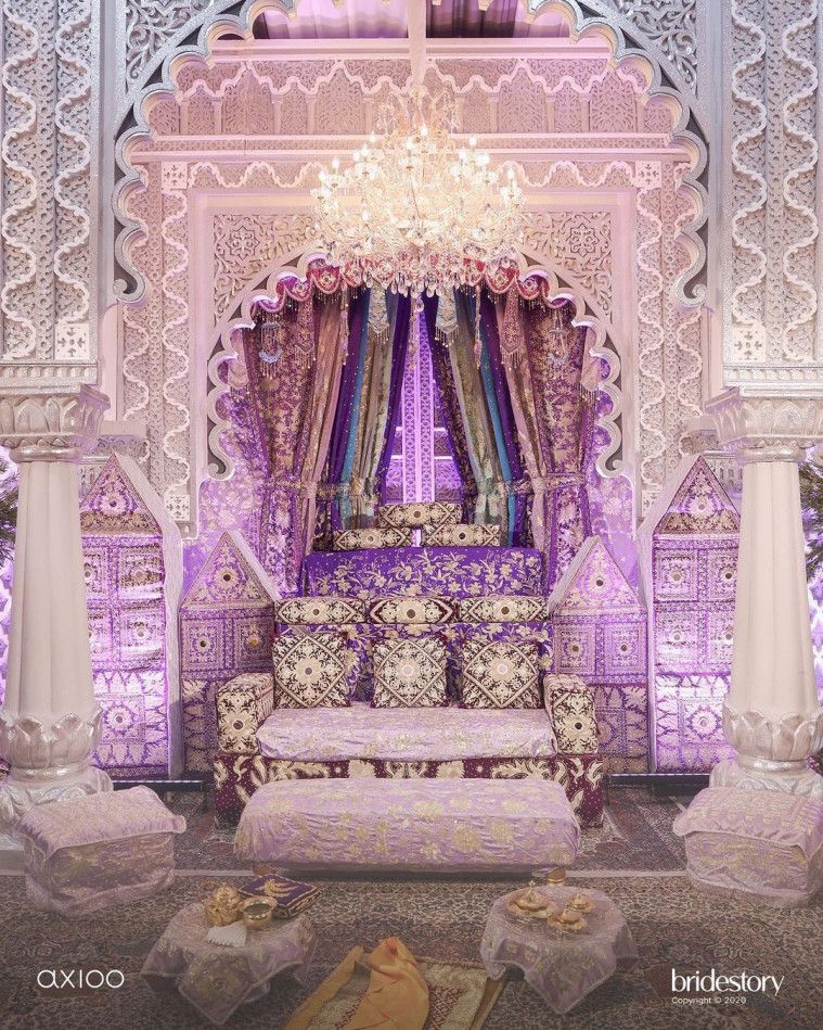 Nikita Willy dalam balutan baju Minang