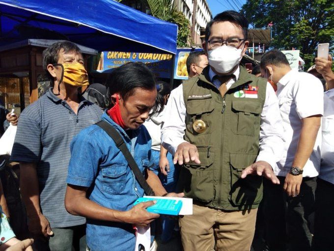 Ade Londok Kontroversial
