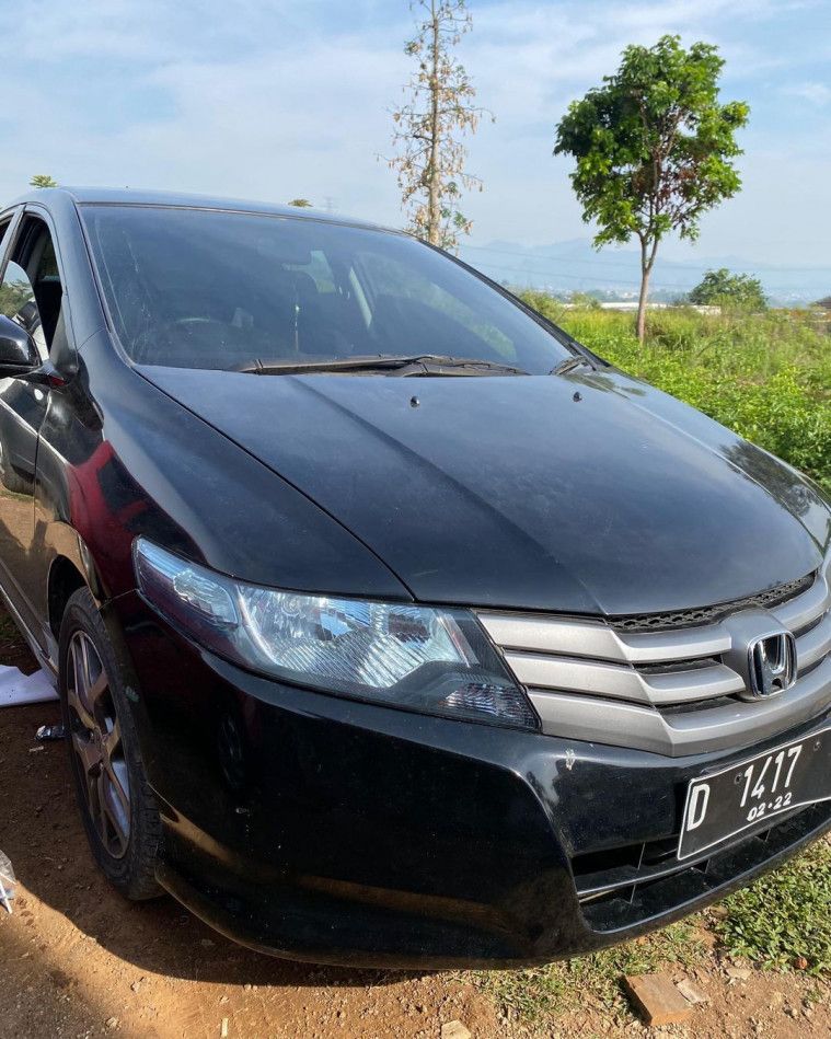 Ade Londok Kontroversial
