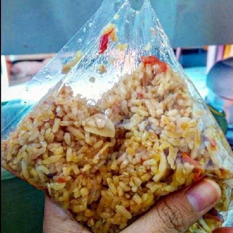 Cara Makan Yang Unik dan Aneh