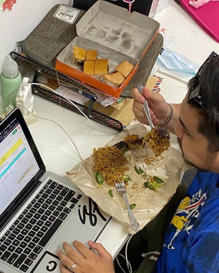 Cara Makan Yang Unik dan Aneh