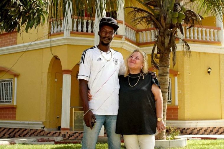 Toyboy Gambia dan Kekasih Lanjut Usianya