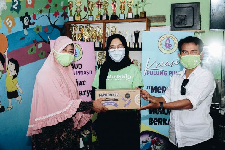 Bantuan dari Lemonilo untuk anak dan keluarga di Cilincing Jakarta Utara