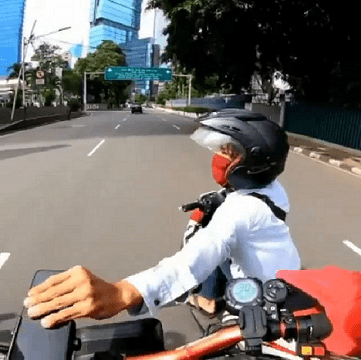 Tangkapan layar pemotor yang gagal saat hendak jambret ponsel