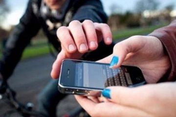 Tangkapan layar pemotor yang gagal saat hendak jambret ponsel