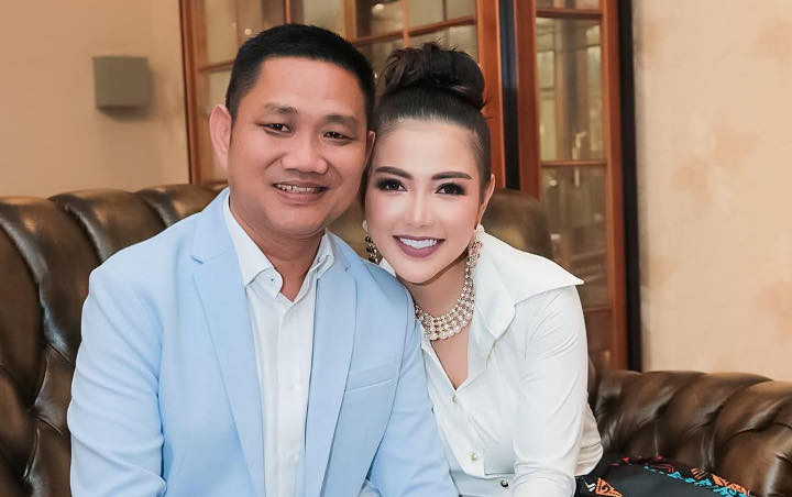 Nia Ramadhani dan Syahrini, artis Indonesia yang mendapat uang jajan bombastis
