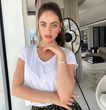 Yael Shelbia dinobatkan menjadi wanita tercantik di dunia versi TC Candler
