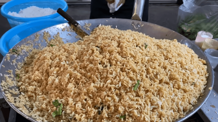 Penampakan nasi goreng sampah Pontianak