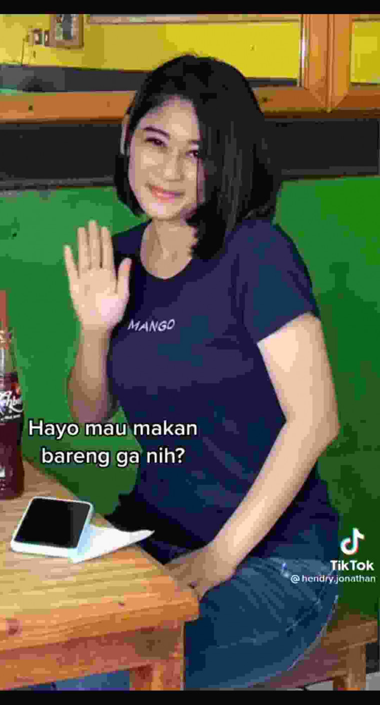 Penjual Bakso Cantik di Sentul