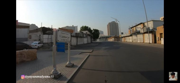 Jalan menuju makam Abu Lahab
