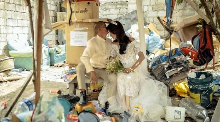 Postwedding pasangan pemulung di Filipina
