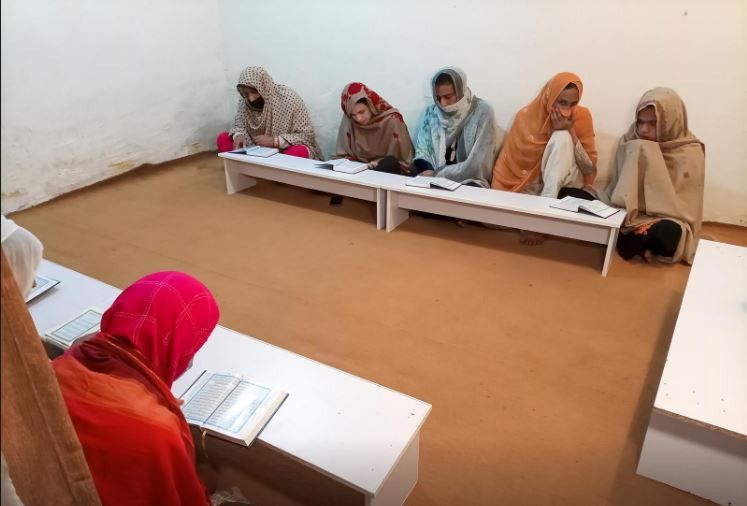 Madrasah khusus transgender di Pakistan
