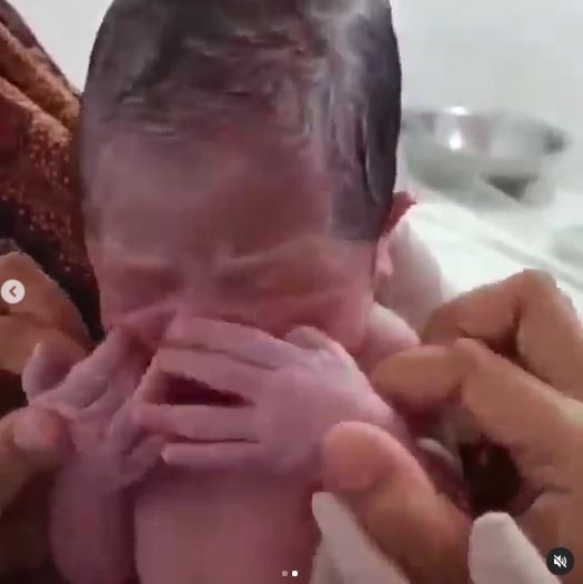 Bayi baru lahir langsung berdoa