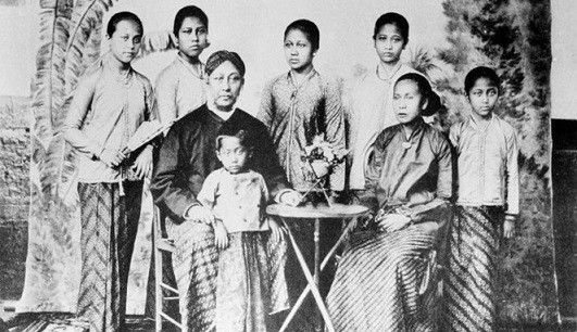 RA Kartini dan para cicitnya