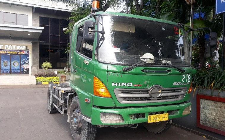 Viralnya bocah 12 tahun mengendarai truk di jalan tol
