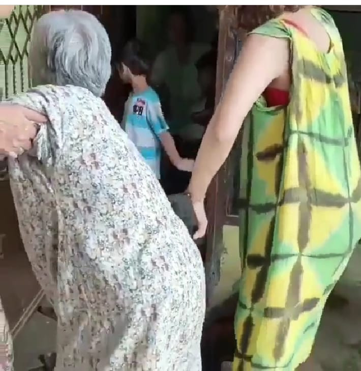 Nenek dianiaya cucu viral di media sosial