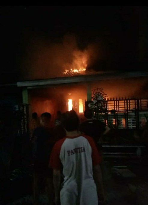 Bocah bakar rumah tetangga