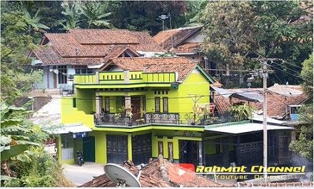 Deretan rumah mewah milik pedagang roti bakar