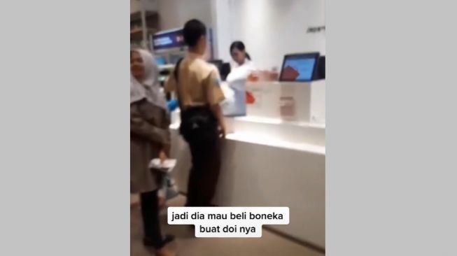 Ada pepatah yang mengatakan bahwa masa-masa paling indah saat remaja adalah masa SMA.
