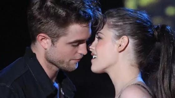 Selebriti yang Baper saat Adegan Ciuman