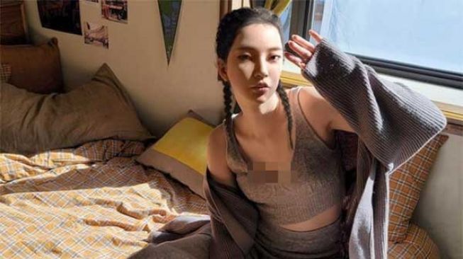 Rozy selebgram asal Korea Selatan