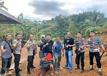 Ilustrasi perempuan menangis