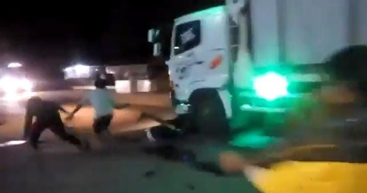 Remaja tewas terlindas truk saat bikin konten